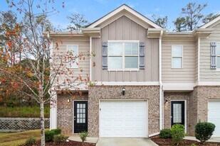 3263 Pennington Dr, Unit 2H/I in Stonecrest, GA - Building Photo