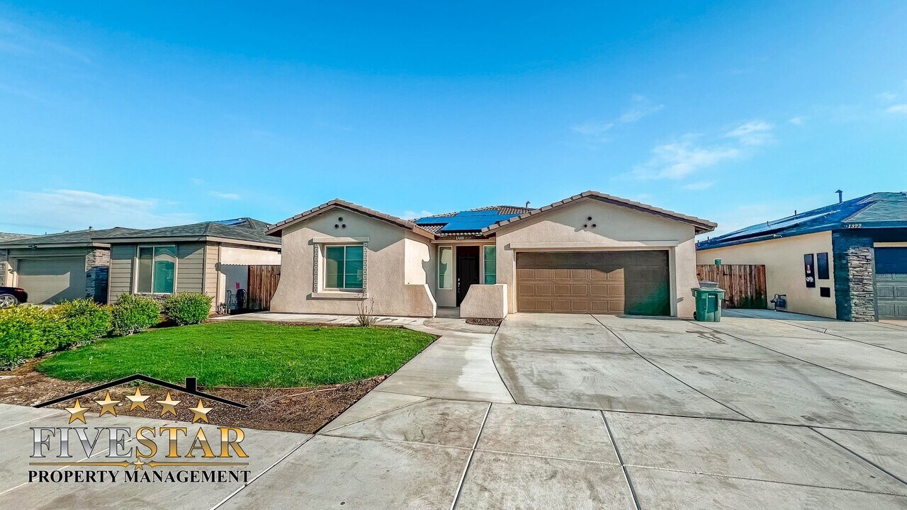 1400 Berkshire Rd in Bakersfield, CA - Building Photo