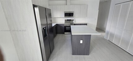 6821 NW 6th Ct in Miami, FL - Building Photo - Building Photo