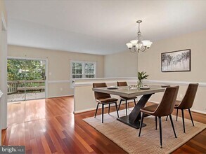 12204 Apple Orchard Ct in Fairfax, VA - Building Photo - Building Photo