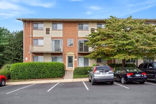The Fields of Alexandria in Alexandria, VA - Building Photo