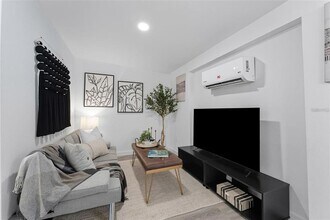 6470 64th Ave N in Pinellas Park, FL - Building Photo - Building Photo