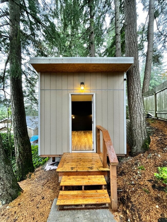 1305 Cottman Ave in Bremerton, WA - Building Photo - Building Photo