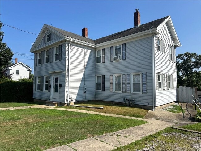 45 Ledward Ave in Westerly, RI - Building Photo - Building Photo