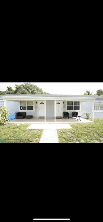 1461 NE 131st St in North Miami, FL - Building Photo