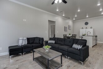 1206 N Essex Ave in Lubbock, TX - Building Photo - Building Photo