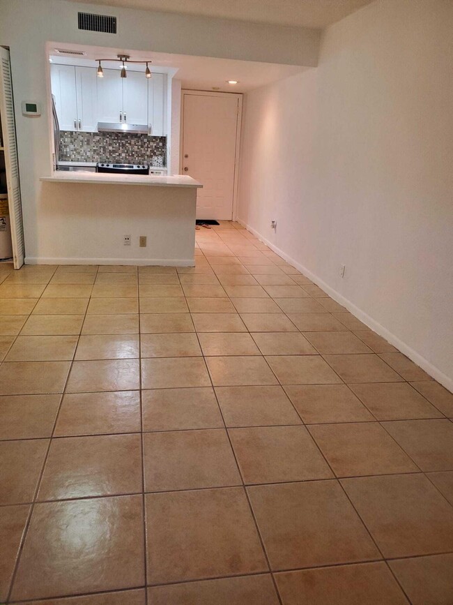 11250 Royal Palm Blvd in Coral Springs, FL - Building Photo - Building Photo