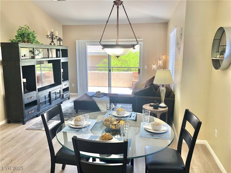 701 Peachy Canyon Cir in Las Vegas, NV - Building Photo