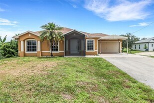 4125 20th Ave NE in Naples, FL - Building Photo