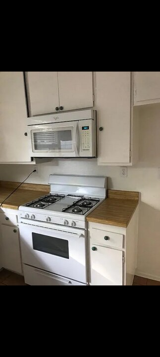 486 Serento Cir in Thousand Oaks, CA - Building Photo