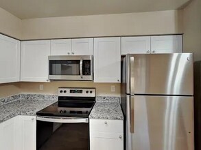 9175 Lander St in Westminster, CO - Foto de edificio - Building Photo