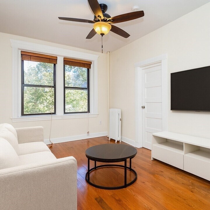 65-67 Burbank St in Boston, MA - Building Photo