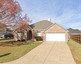 1304 Vistawood Dr in Mansfield, TX - Building Photo