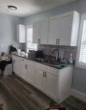 143 Mansfield St in Hartford, CT - Foto de edificio - Building Photo