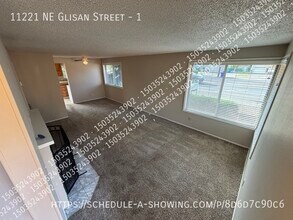 11221 NE Glisan St in Portland, OR - Building Photo - Building Photo