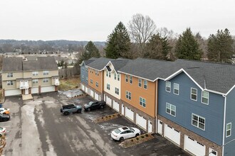 1241 Bailey Rd in Cuyahoga Falls, OH - Building Photo - Building Photo
