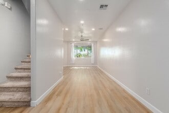 7601 E Roosevelt St in Scottsdale, AZ - Foto de edificio - Building Photo