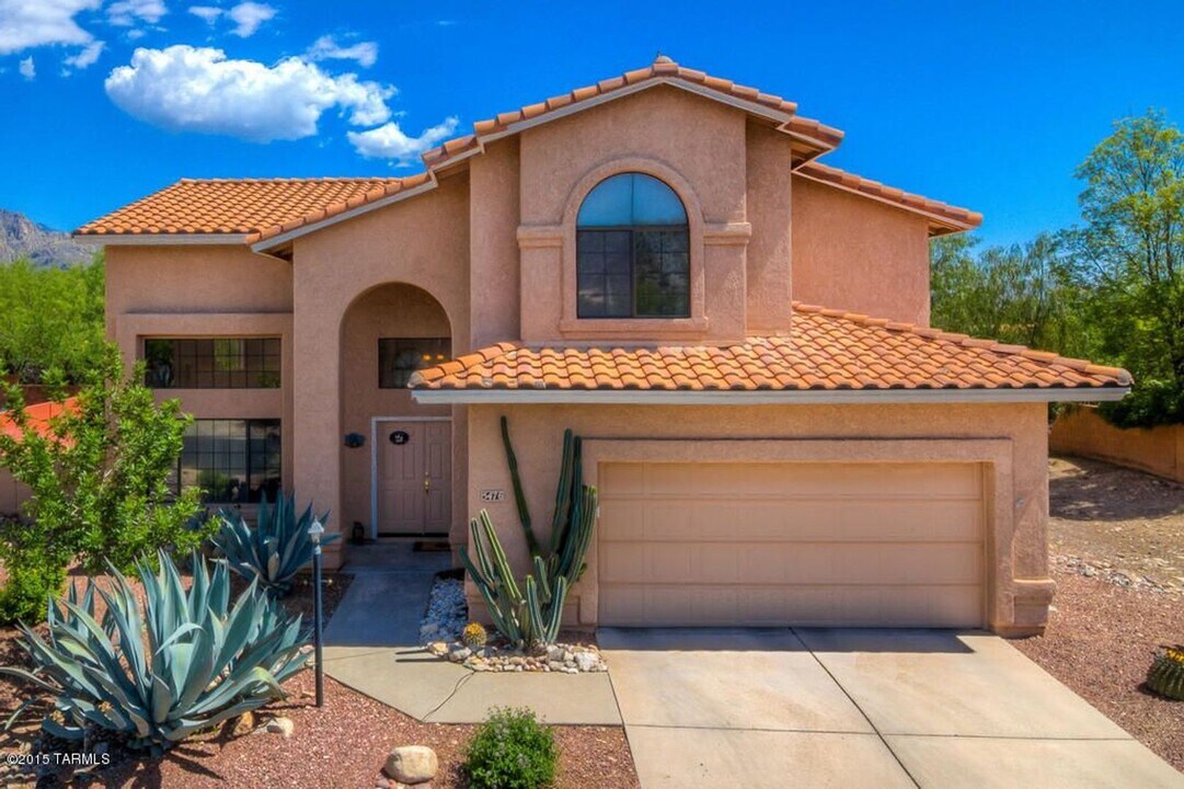 5476 N Indian Trail in Tucson, AZ - Building Photo