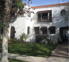 306 N Mansfield Ave in Los Angeles, CA - Building Photo