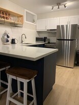 141 Rhodes Av in Toronto, ON - Building Photo