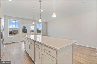 1725 Evansberry Dr in Frederick, MD - Building Photo - Building Photo
