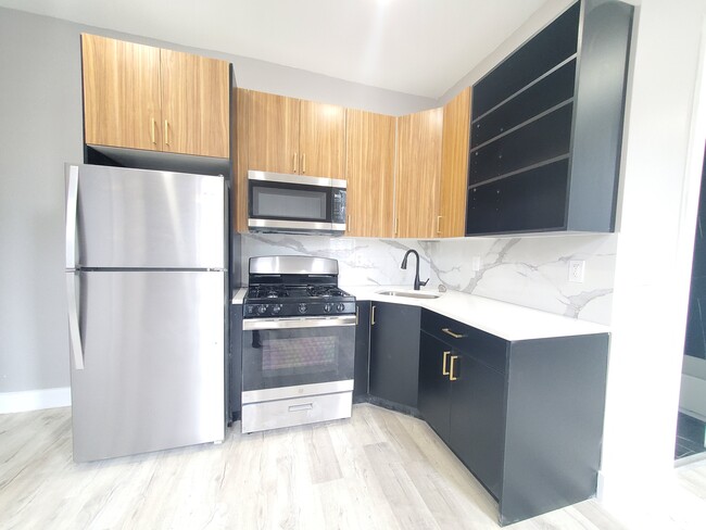 404 Baldwin Ave, Unit 2L