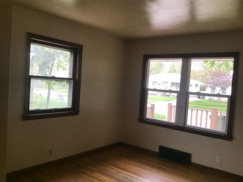 5054 N 48th St in Milwaukee, WI - Building Photo