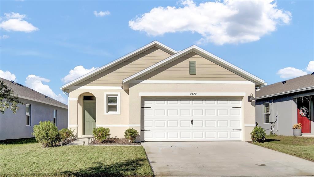 2722 Reddish Egret Bnd in St. Cloud, FL - Building Photo