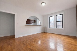24 Thayer St in New York, NY - Building Photo - Building Photo