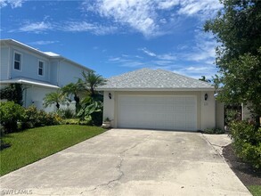 669 103rd Ave N in Naples, FL - Building Photo - Building Photo