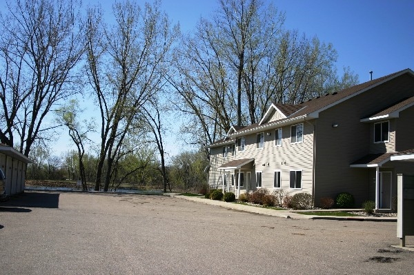 Hiniker Pond Townhomes & Apartments in Mankato, MN - Foto de edificio