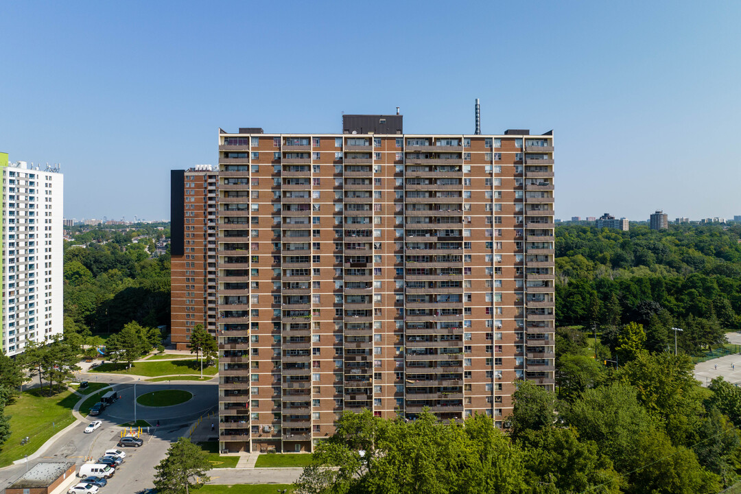 Dentonia Place in Toronto, ON - Building Photo