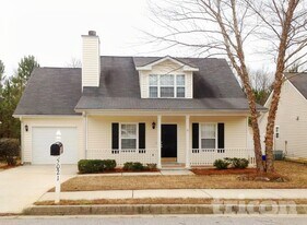 5021 Meadow Trce in Fairburn, GA - Building Photo