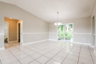 1819 E Glancy Dr in Deltona, FL - Building Photo - Building Photo