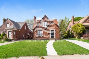 100 Spokane Dr in Pontiac, MI - Building Photo