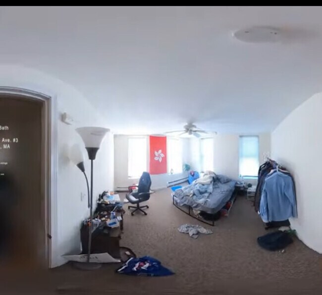 1979 Massachusetts Ave, Unit 3 in Cambridge, MA - Foto de edificio - Building Photo