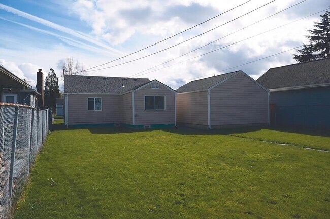 281 28th ave in Longview, WA - Foto de edificio - Building Photo