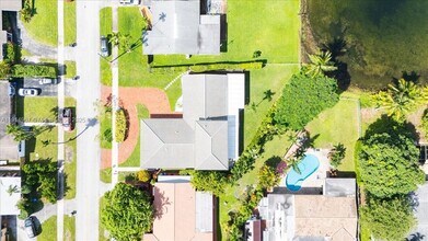 1961 NE 188th St in Miami, FL - Building Photo - Building Photo