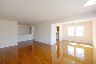 Latham Village Aptartments in Latham, NY - Foto de edificio - Interior Photo