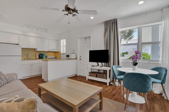 851 N Surf Rd in Hollywood, FL - Building Photo - Building Photo