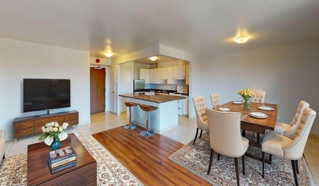 Park View Tower Apartments in Windsor, ON - Building Photo - Building Photo