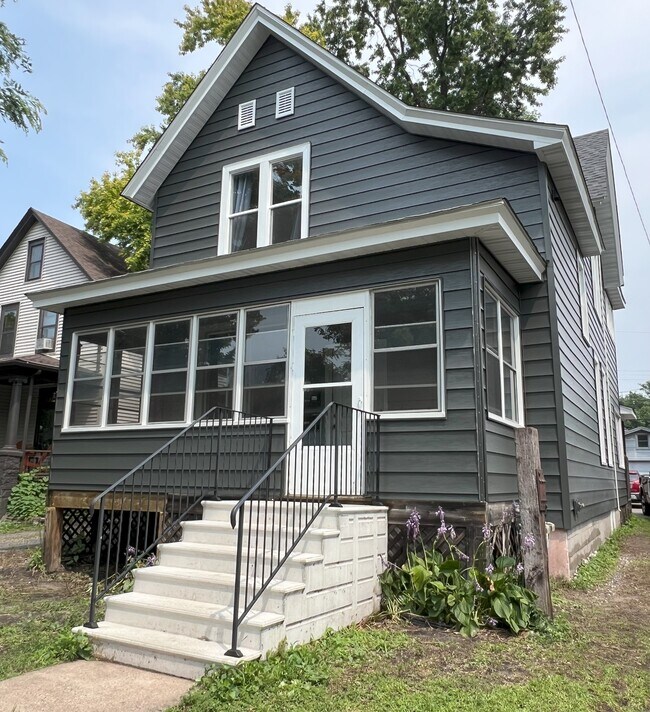 1100 15th Ave SE, Unit 1 in Minneapolis, MN - Building Photo - Building Photo