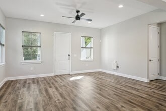 1410 E Curtis St in Tampa, FL - Building Photo - Building Photo