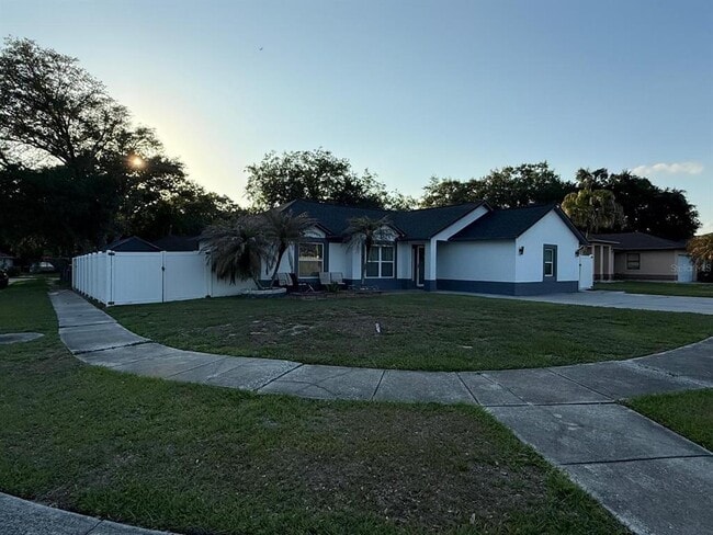 property at 2906 Vienna Ln