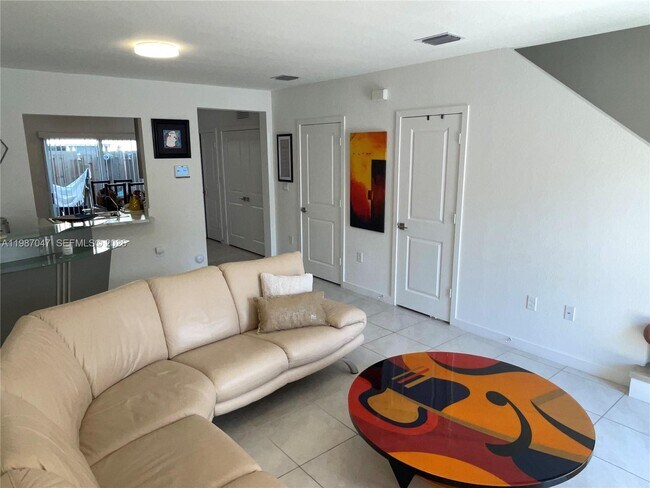 456 NE 4th St in Florida City, FL - Building Photo - Building Photo