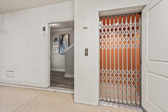 3162 Moorings Dr S in St. Petersburg, FL - Building Photo - Building Photo