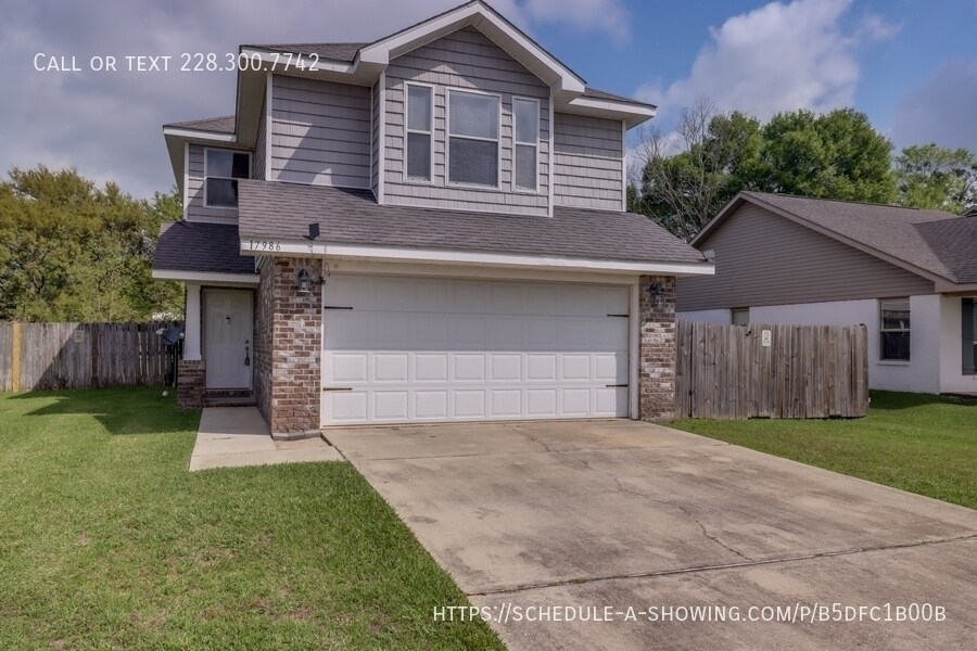 17986 Restoration Cir in Gulfport, MS - Building Photo