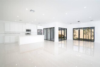 11130 SW 143rd Pl in Miami, FL - Building Photo - Building Photo