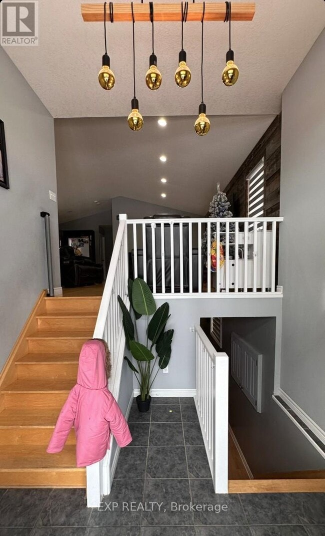 1004 Marigold St in London, ON - Building Photo - Building Photo