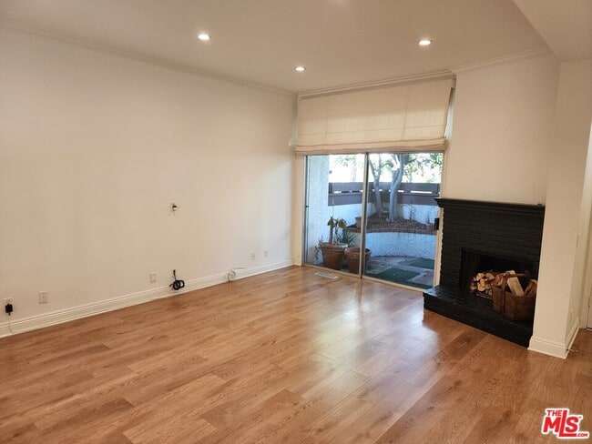 1546 Palisades Dr in Los Angeles, CA - Building Photo - Building Photo